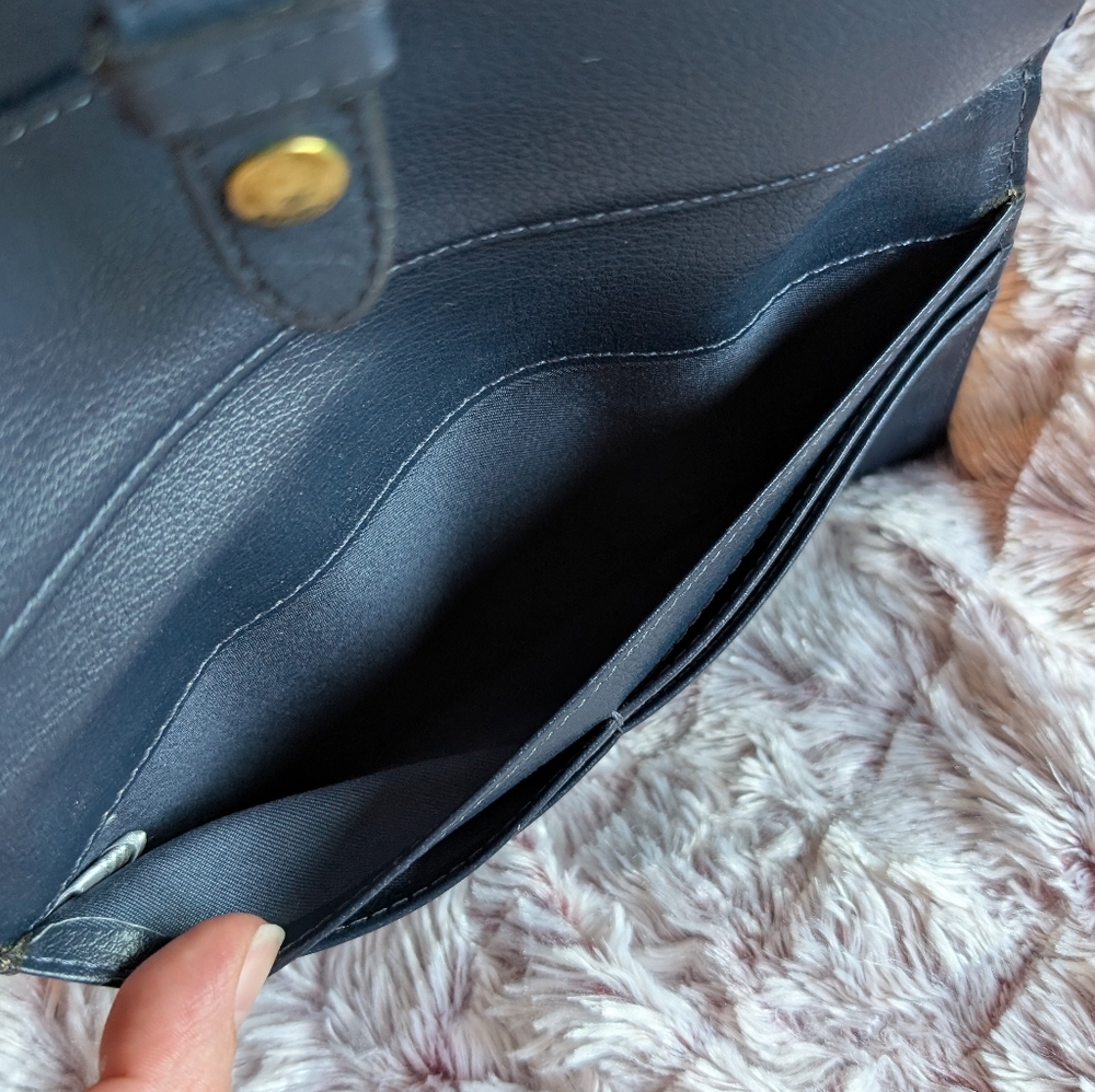 Authentic Fossil Women's Fiona Leather Tab Clutch - Picture 4 of 10